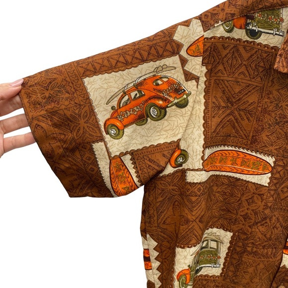 Roundy Bay VW Car Pattern Hawaiian Surfs Up Short Sleeve Button Down Shirt - Picture 4 of 7